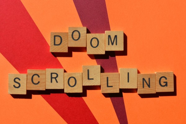 Doom scrolling, addictiv design